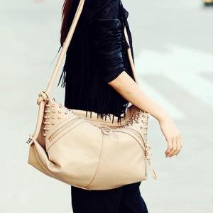 Fashion Black Rivet Shoulder Bag