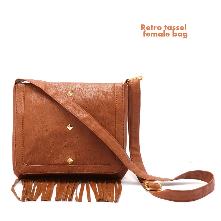 Tassel Rivet Square Solid Clamshell Messenger Bag