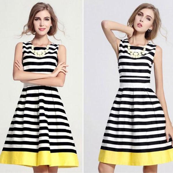 Round-Neck Stripe Slim Dress 